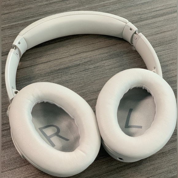 Bose QC 45 Taupe Over-ear Headphones - Picture 2 of 5